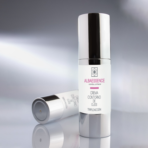 Emulsión delicada que hidrata, nutre, reafirma y relaja la zona del contorno de ojos.

Ayuda a com Ml ALBA ESSENCE Contorno de Ojos triple acción 15ml11.30